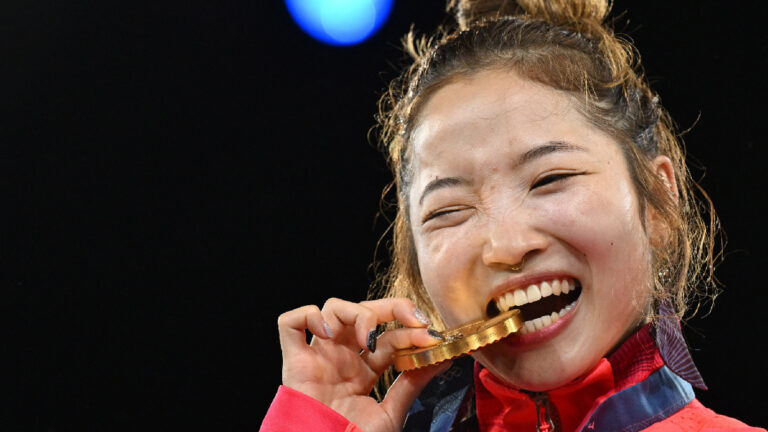 Ami, de Japón, gana la primera medalla de oro en el breaking de Paris 2024