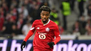 Angel Gomes de vuelta en casa tras quedar inconsciente tras una colisión en juego del Lille