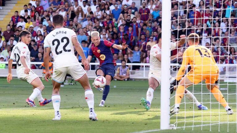 El Barcelona mantiene el paso perfecto en LaLiga con goliza sobre el Valladolid y hat-trick de Raphinha