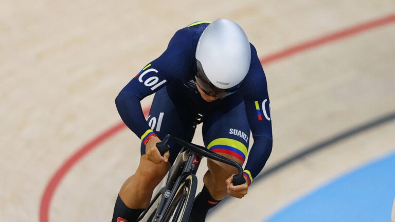 Martha Bayona vence a Daniela Gaxiola y avanza a los octavos de final en velocidad del ciclismo en pista