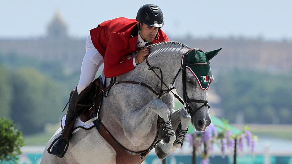 El equipo mexicano de salto ecuestre clasifica a la final de la prueba en Paris 2024