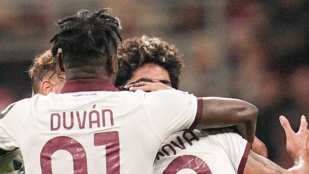 Duván Zapata, celebrando con Torino - Torino.