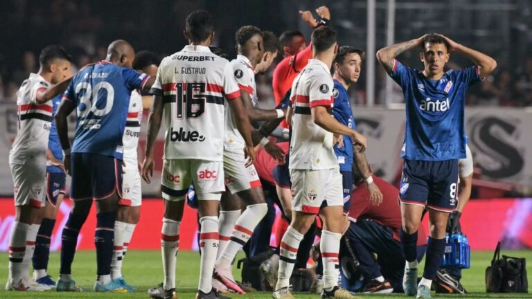 Juan Izquierdo, jugador de Nacional, se desploma en pleno partido ante Sao Paulo