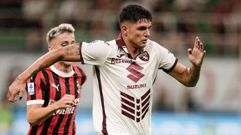 Milan se acuerda de marcar sobre el final y rescata un empate en casa ante Torino