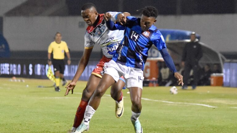 Boyacá Chicó y Fortaleza empatan en un partidazo lleno de goles en Tunja