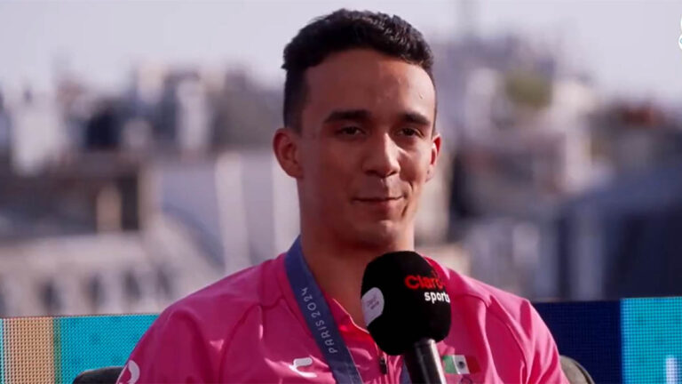 La mamá de Juan Celaya lo sorprende en Claro Sports: “A los ocho años me dijo que iría a olímpicos y ya es medallista”