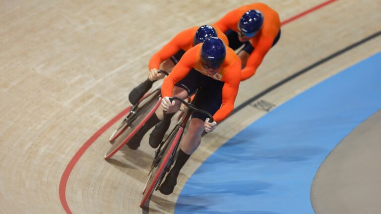 Highlights de ciclismo de pista en Paris 2024: Resultados de las finales de velocidad por equipos varonil