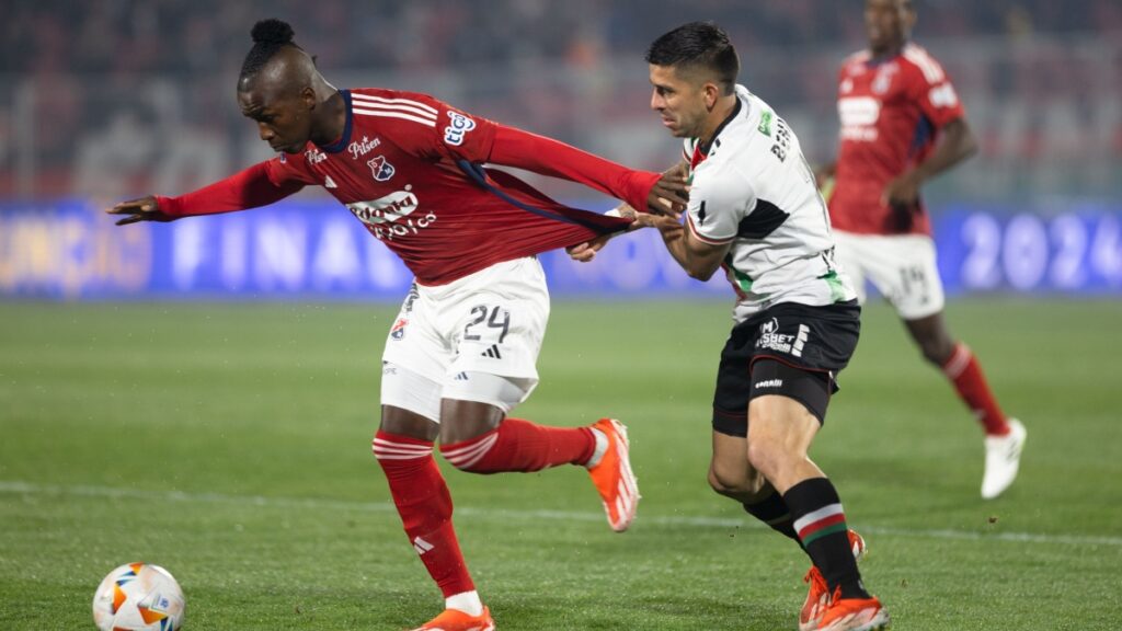 Una acción de juego en la fría Santiago de Chile. Foto: Conmebol