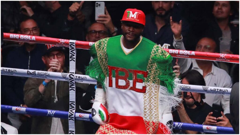 Floyd Mayweather Jr durante su pelea en México | Reuters