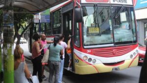 Paro de colectivos: Así funcionarán las rutas de trenes, colectivos y subtes esta semana