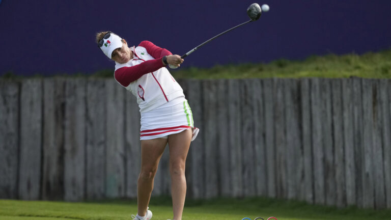 Gaby López tiene gran debut y termina en el tercer lugar de la primera ronda del golf femenil