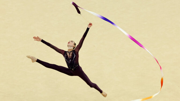 Highlights de gimnasia rítmica en Paris 2024: Resultados de la final del all-around individual