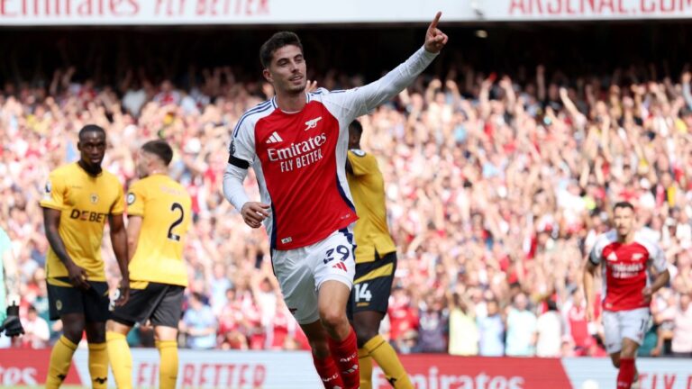 Arsenal se impone a los Wolves para arrancar la campaña de la Premier League con victoria