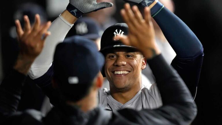 Histórico día para Juan Soto: pega tres cuadrangulares y los Yankees se reponen de la paliza para empatar la serie ante los White Sox y tomar el liderato del Este de la Americana