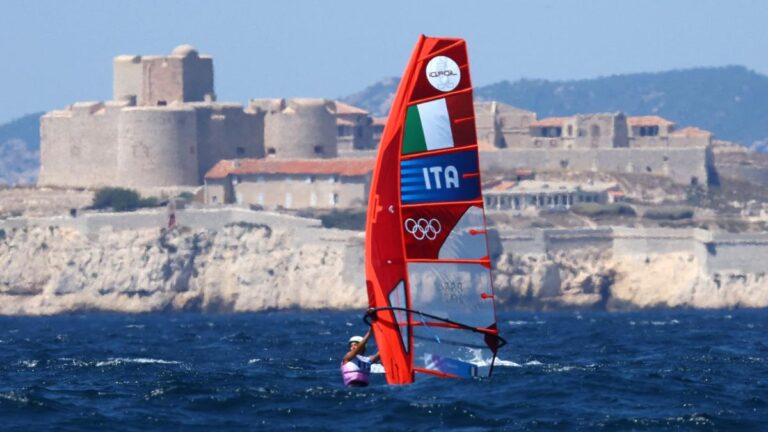 Highlights de vela en Paris 2024: Resultados finales de windsurf femenil