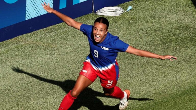 Estados Unidos recupera el número 1 del Ranking FIFA femenil tras ganar el oro olímpico; Colombia logra el mejor sitio de su historia y México cae al 30