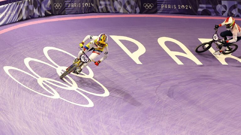 Diego Arboleda, Mateo Carmona, Mariana Pajón y Gabriela Bonell están en las semifinales del BMX racing