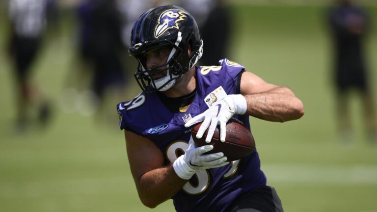 El ala cerrada de los Ravens, Mark Andrews, sufre accidente automovilístico, pero no sufre lesiones graves