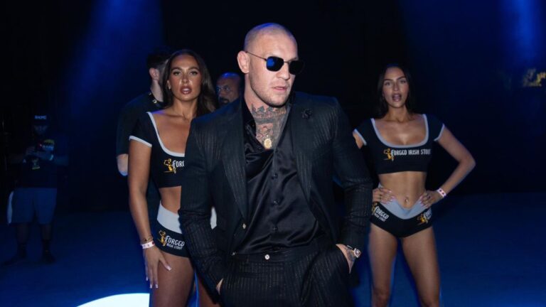 El regreso de Conor McGregor al octágono no será en el 2024, según Dana White