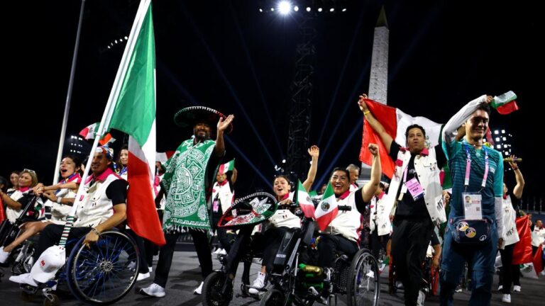 Encabezados por Salvador Hernández y Fabiola Ramírez, México se presenta en la Inauguración de los Juegos Paralímpicos Paris 2024