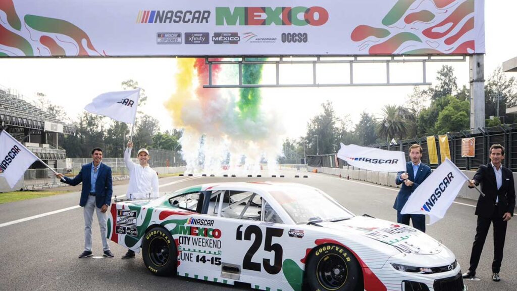 NASCAR saldrá de Estados Unidos para correr en México. Foto: @NASCAR