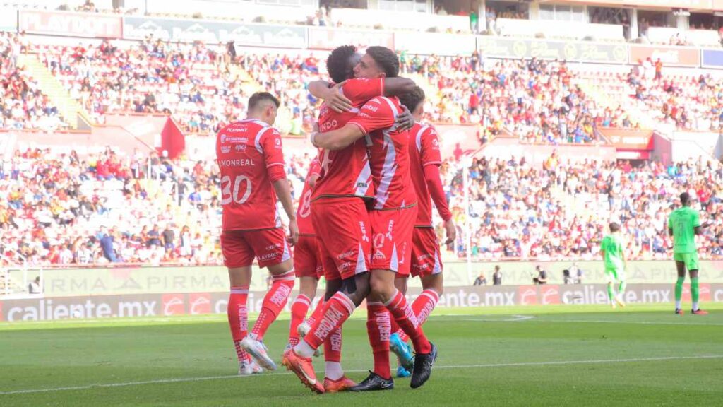 Necaxa golea a Juárez y los hunde en su crisis