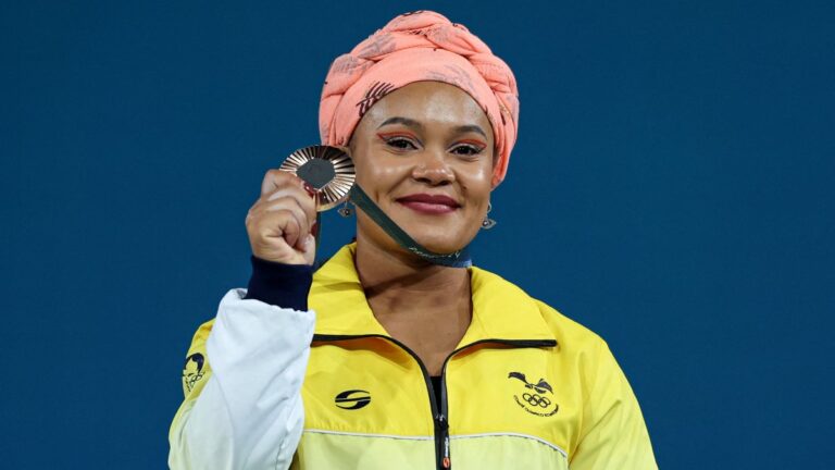 ¡Bronce para Ecuador! Neisi Dajomes sube al podio en la halterofilia de Paris 2024, Amena Koanda asegura el oro con récord olímpico