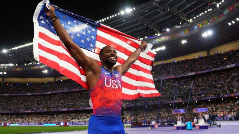 ¡Final de fotografía! Noah Lyles es el campeón olímpico de los 100m varonil de Paris 2024