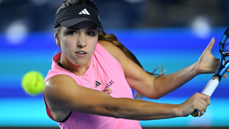 Camila Osorio saca a relucir su mejor tenis y se mete en los octavos de final del Abierto de Monterrey