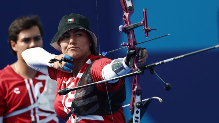 Alejandra Valencia y Matías Grande, eliminados en los cuartos de final de tiro con arco equipos mixtos