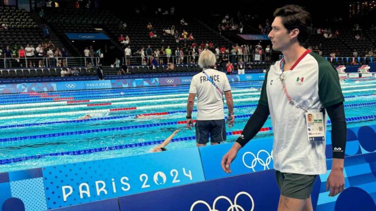 Gabriel Castaño avanza a las semifinales de los 50m libres en la natación de Paris 2024