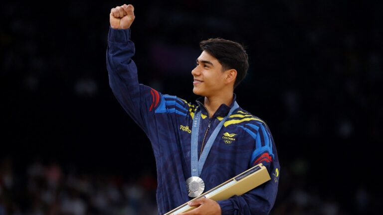 ¡Ángel Barajas se baña de plata! Histórica medalla olímpica para Colombia en la barra fija de la gimnasia artística en Paris 2024