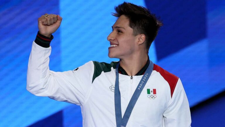 Impresionante recibimiento para Osmar Olvera en su regreso a México tras brillar en Paris 2024