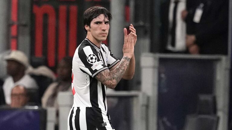 Sandro Tonali cumple con castigo por apuestas y está de vuelta con el Newcastle