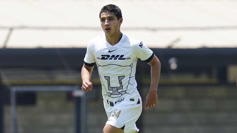 Joya mexicana de Pumas será convocado por Canadá