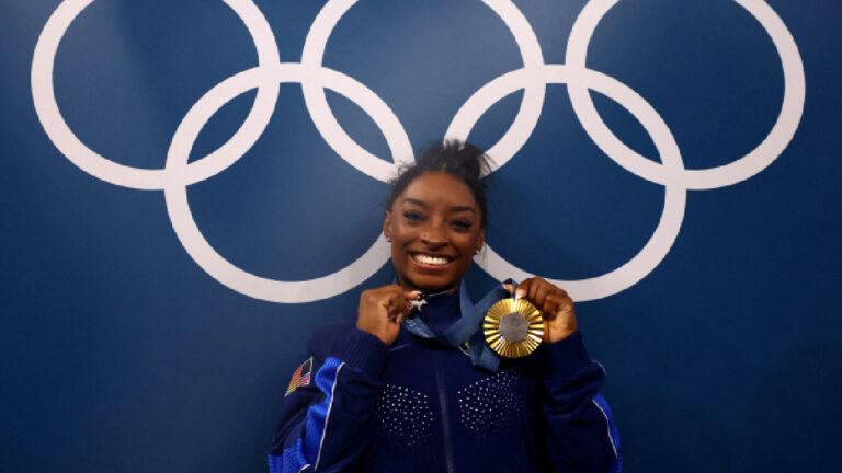 Highlights de gimnasia artística en Paris 2024: Simone Biles deslumbra en la final del all-around femenil