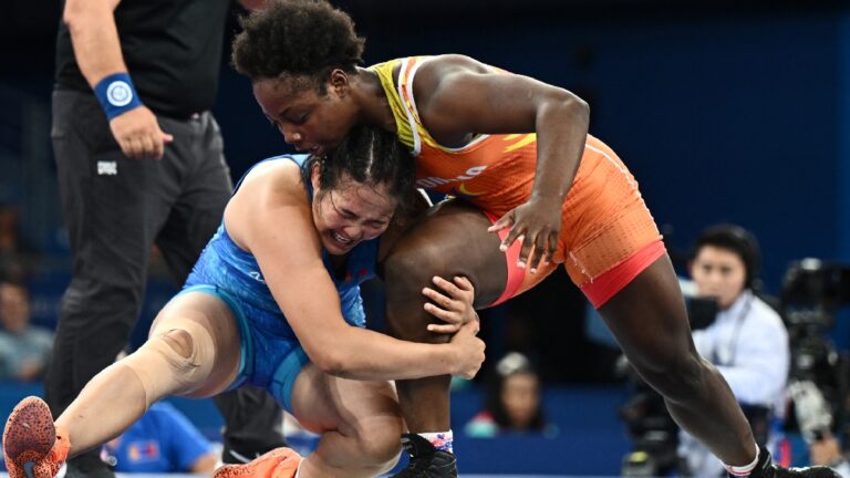 Tatiana Rentería va por más y asegura su lugar en las semifinales de la lucha estilo libre 76 kg