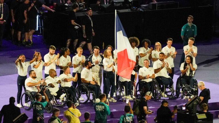 ¡Sin precedentes! Atletas franceses reciben la estafeta para los Juegos Paralímpicos Paris 2024