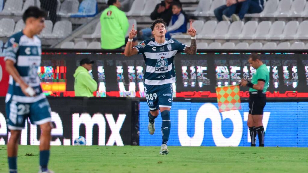 Pachuca rescata empate de último minuto en casa ante Querétaro