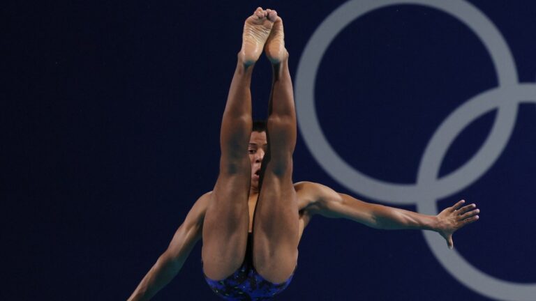 Luis Felipe Uribe va a la semifinal y Daniel Restrepo queda afuera: así les fue a los colombianos en saltos desde trampolín de 3 metros