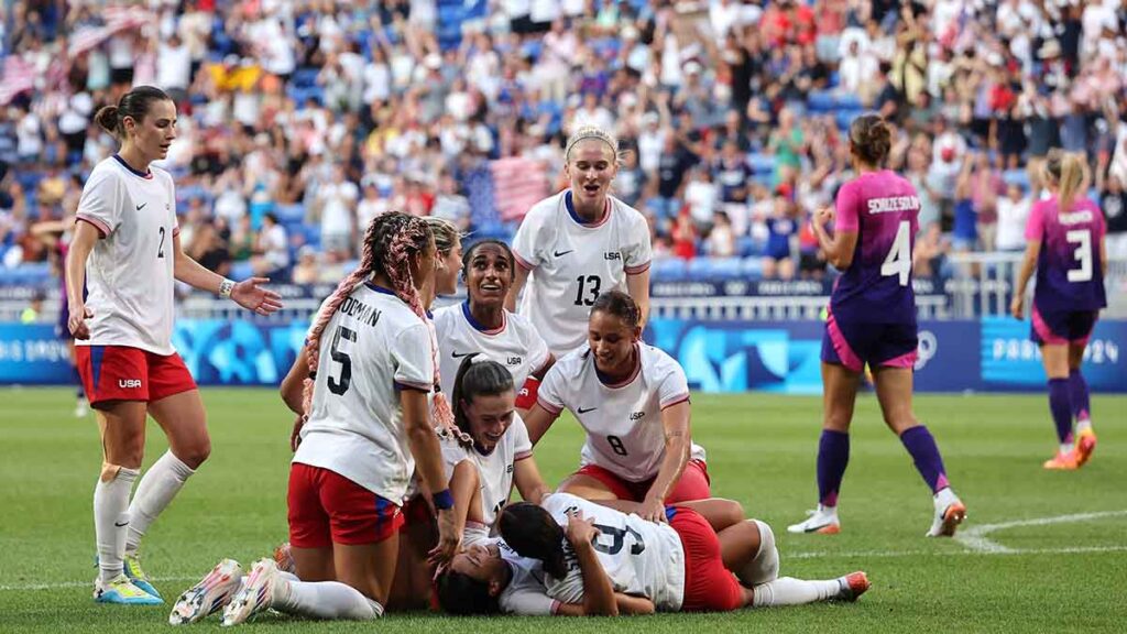 Sophia Smith marca el gol del triunfo para el USWNT