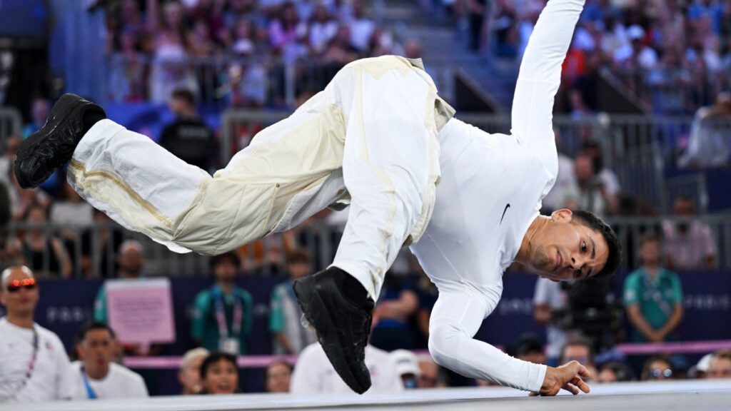 Víctor en las semifinales del breaking varonil de Paris 2024 | Reuters