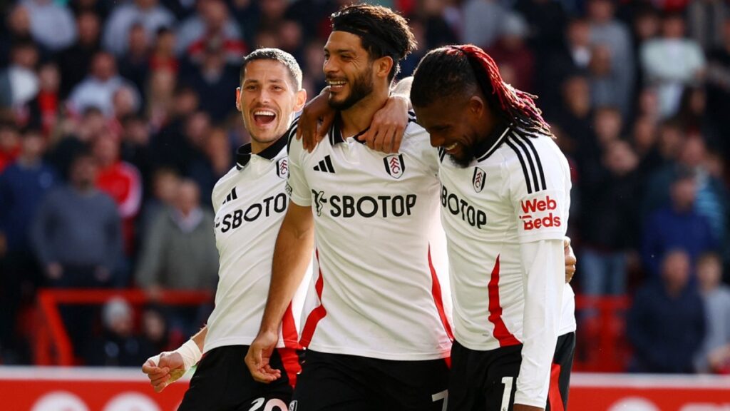 ¡100 goles en Europa! Raúl Jiménez marca ante el Nottingham Forest y alcanza un nuevo hito en su carrera