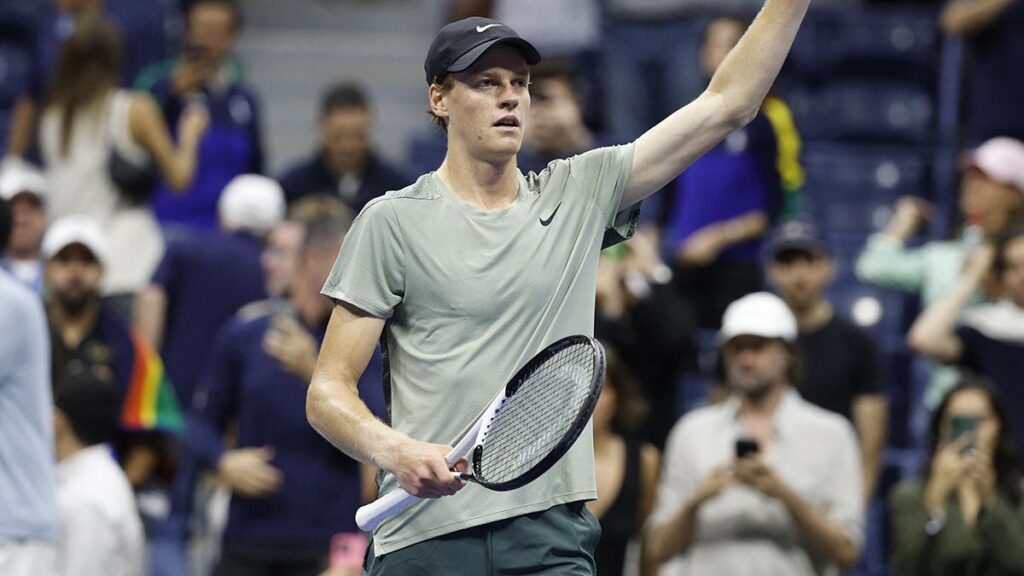 Jannik Sinner se sobrepone a un aguerrido Tommy Paul y clasifica a los cuartos de final de US Open