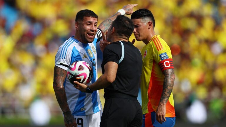 ¿Hubo falta de Otamendi?: El polémico penal que le cobraron a Colombia