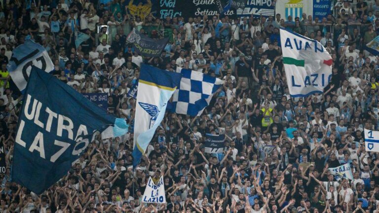 Alrededor de 60 aficionados de la Lazio fueron detenidos con armas en Hamburgo previo al duelo de la Europa League