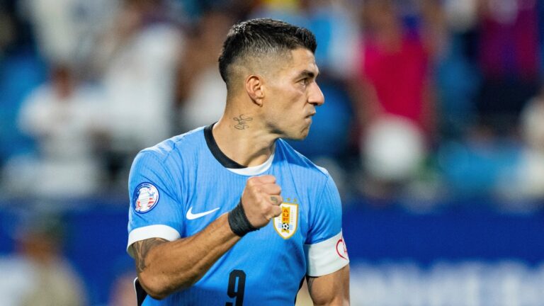 Luis Suárez, conmovido, anuncia su retiro de la Selección Uruguaya tras 17 años