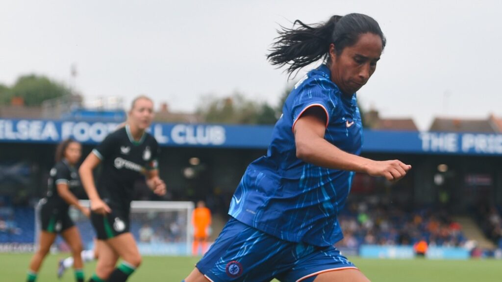 Mayra Ramírez anota en la goleada del Chelsea.