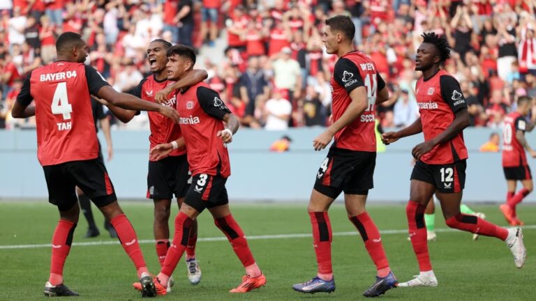 Wolfsburgo complica de más al Bayer Leverkusen que logra una victoria sobre el final