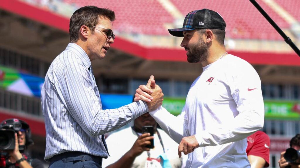 Tom Brady junto a Baker Mayfield